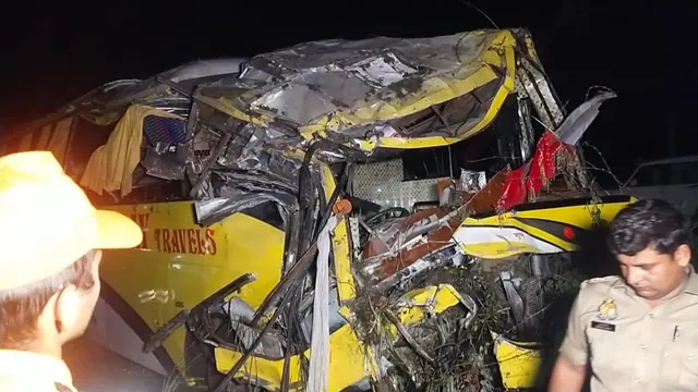 agra-lucknow-expressway-accident-7-dead-46-injured-in-car-bus-head-on-collision
